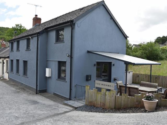 House for sale in Cwmpengraig, Wales