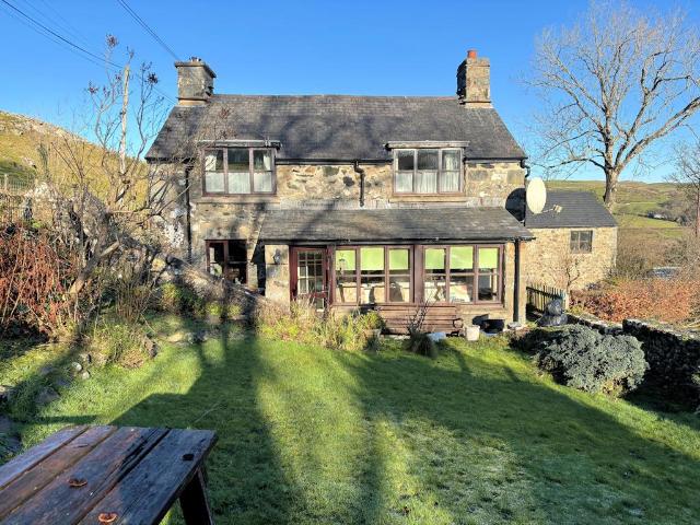 House for sale in Rhoslefain, Wales