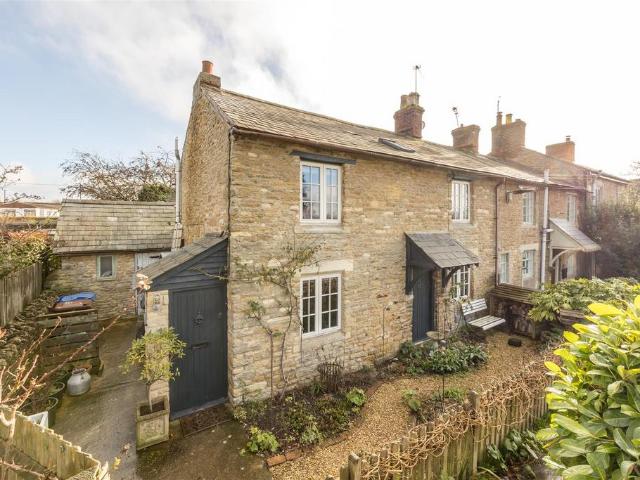 House for sale in Evershot, Oxfordshire
