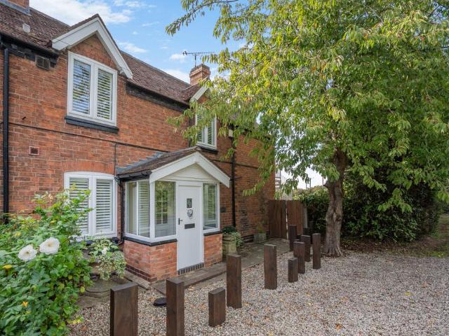 House for sale in Kingswood, Warwick