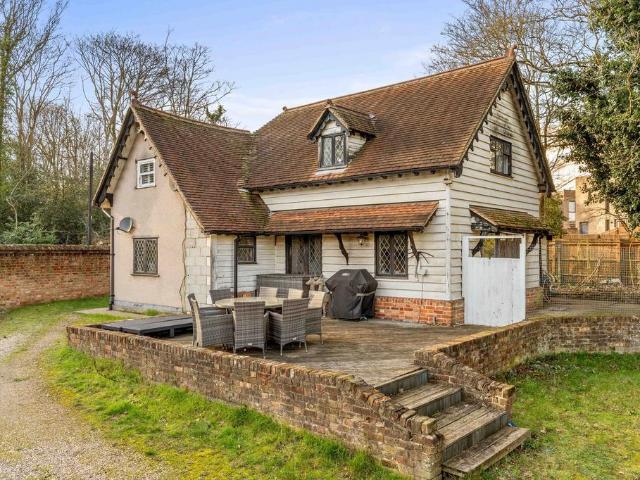 House for sale in Navestock Side, Essex