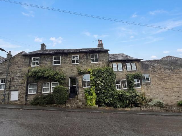 House for sale in Thurlstone, South Yorkshire