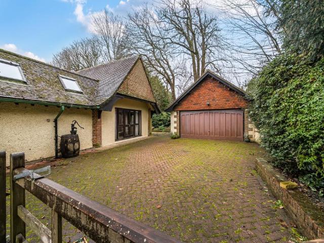 House for sale in The Slade, Oxfordshire
