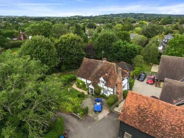 House for sale in Pinner, Greater London