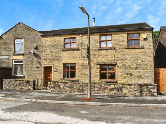 House for sale in Bradshaw, Lee Bank