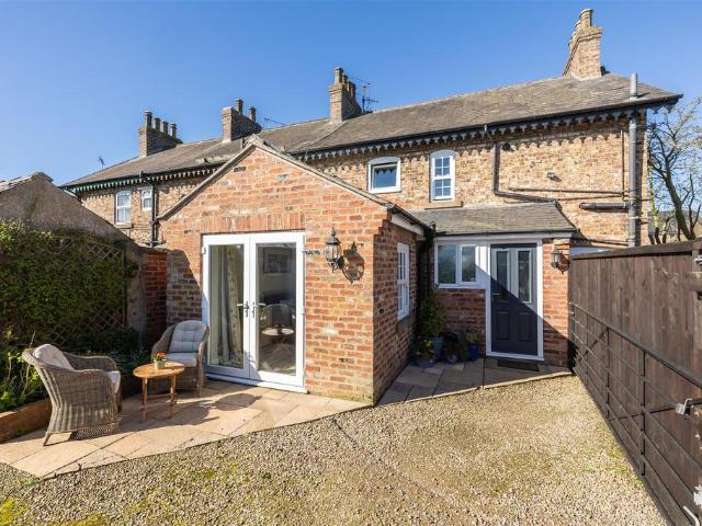 House for sale in Kirby Misperton, North Yorkshire