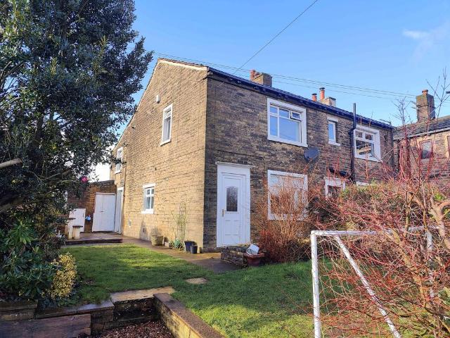 House for sale in Southowram, West Yorkshire
