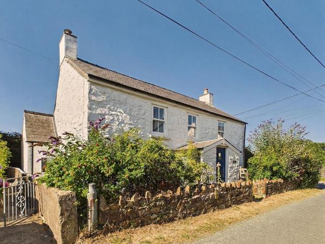 House for sale in Dinas Cross