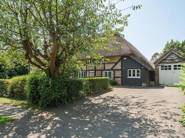 House for sale in Boxgrove, Littlecote