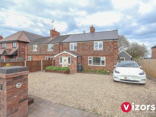 House for sale in Crookhill, Worcestershire