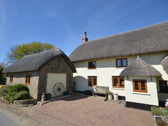 House for sale in Weir Quay, Devon