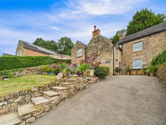 House for sale in Froggatt, East Midlands