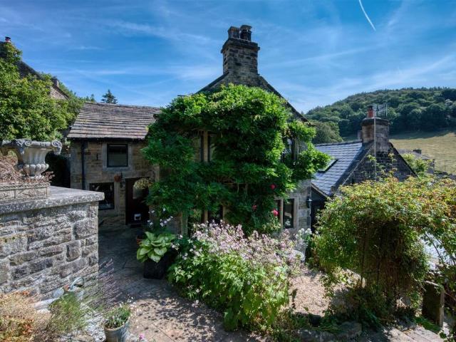 House for sale in Froggatt, East Midlands