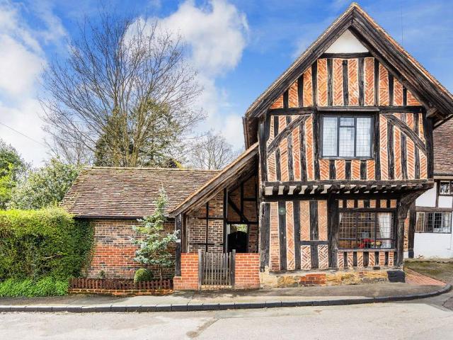 House for sale in Hillview, Surrey