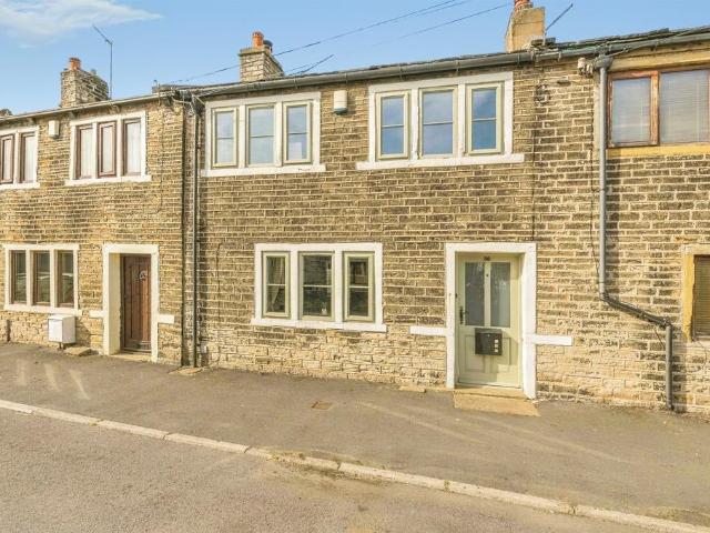 House for sale in Armitage Bridge, Kirklees