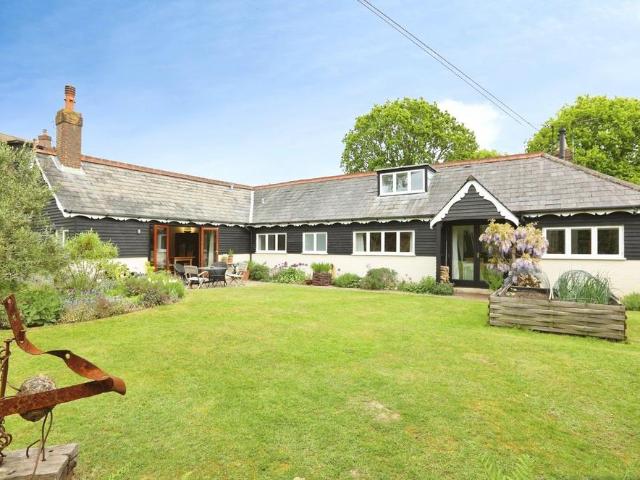 House for sale in Southborough, Sandown Park