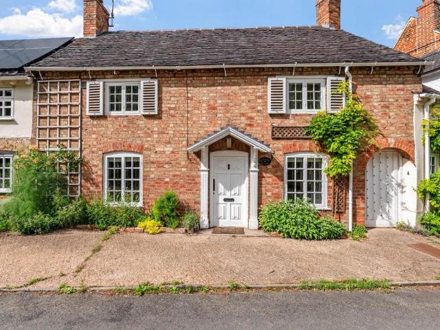 House for sale in Alderminster, Warwickshire