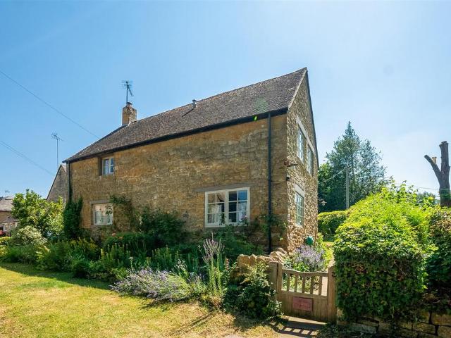 House for sale in Fossebridge, Gloucestershire