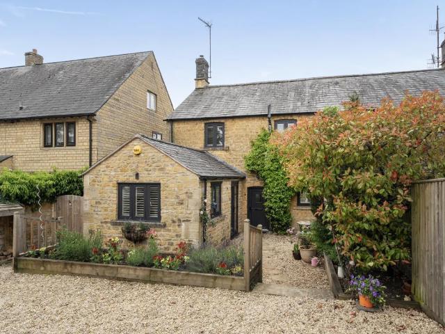 House for sale in Fossebridge, Gloucestershire