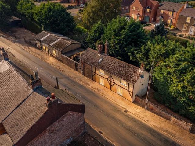 House for sale in Risegate, South Holland