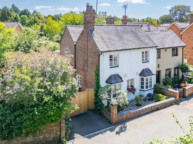 House for sale in Alderminster, Warwickshire