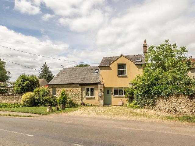 House for sale in Evershot, Oxfordshire