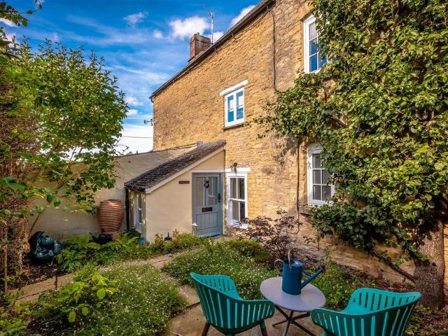 House for sale in Charlbury, West Oxfordshire