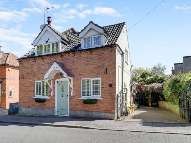House for sale in Alverton, East Midlands