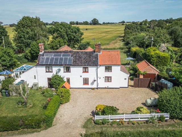 House for sale in Skeyton, Comers