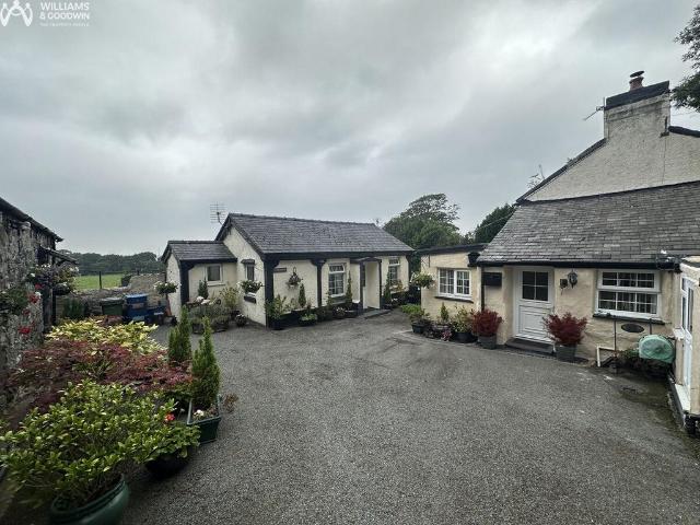 House for sale in Pentir, Wales