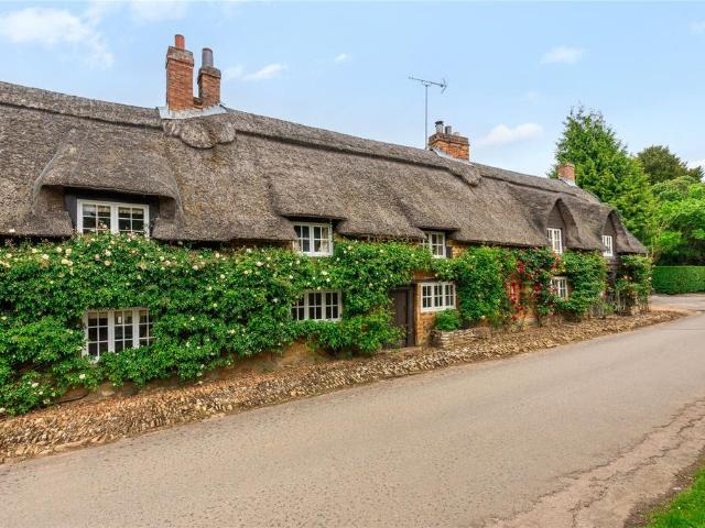 House for sale in Brockhall, Flore