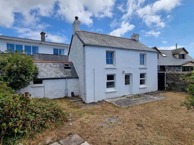 House for sale in Landewednack, Lizard