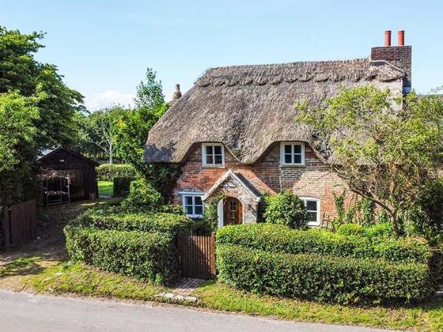 House for sale in Furzebrook, East Dorset