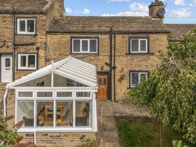 House for sale in Rastrick, West Yorkshire