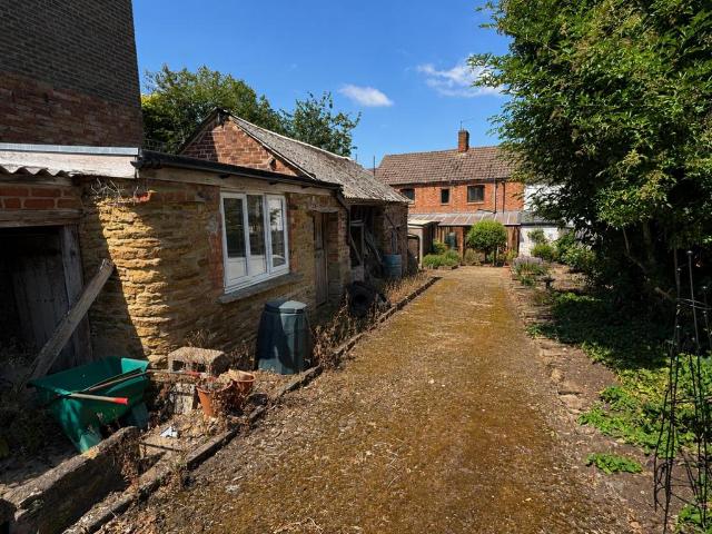 House for sale in Holcot, Northamptonshire