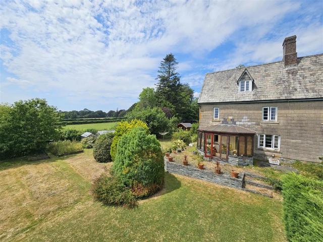 House for sale in Weir Quay, Devon