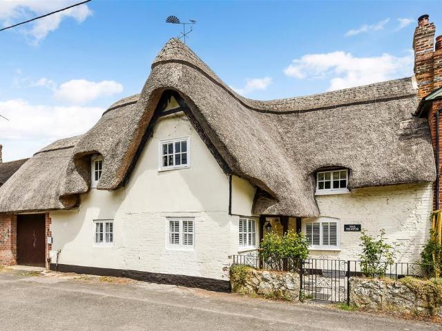 House for sale in Barton Stacey, Hampshire