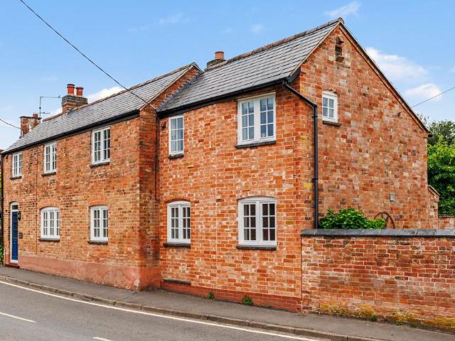 House for sale in Alderminster, Warwickshire