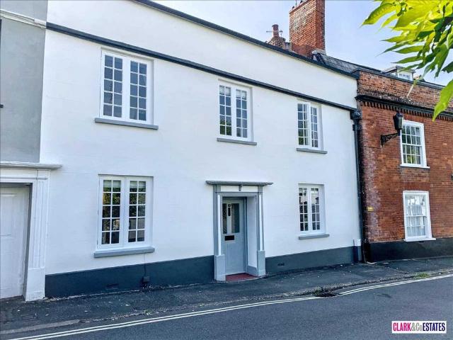 House for sale in Watergate, Devon