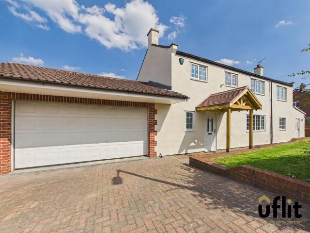 House for sale in Catcliffe, South Yorkshire
