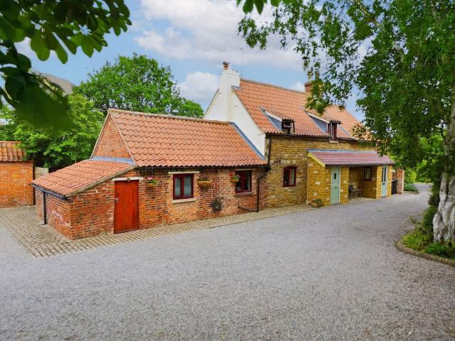 House for sale in Barholm, Lincolnshire