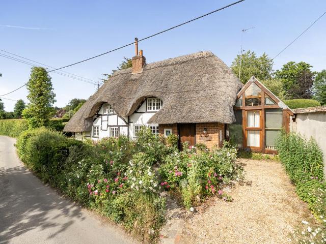 House for sale in Barton Stacey, Hampshire