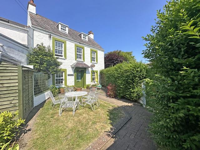 House for sale in Alderney