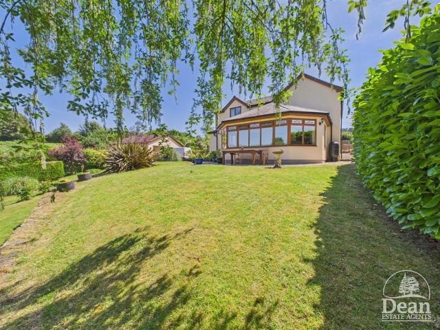House for sale in Bromsberrow Heath, Gloucestershire