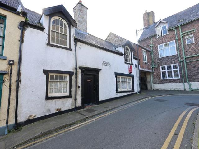 House for sale in Denbigh