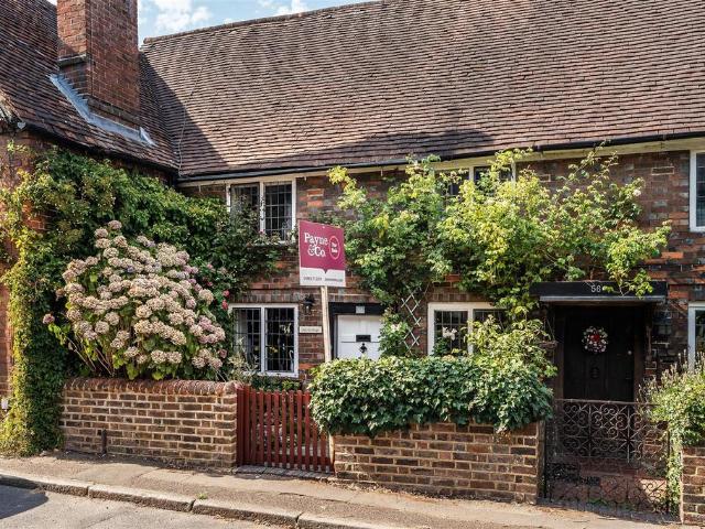 House for sale in Oxted, Hillview