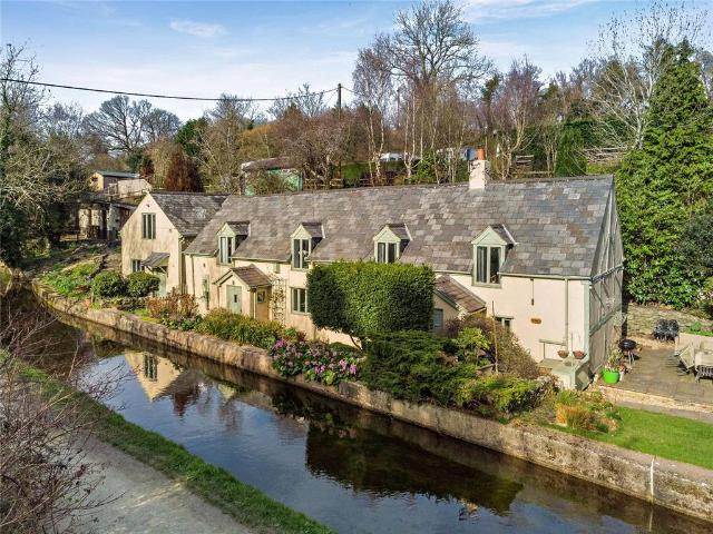 House for sale in Llangollen