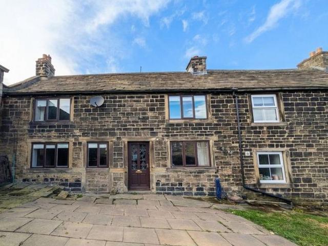 House for sale in Farnley Tyas, West Yorkshire