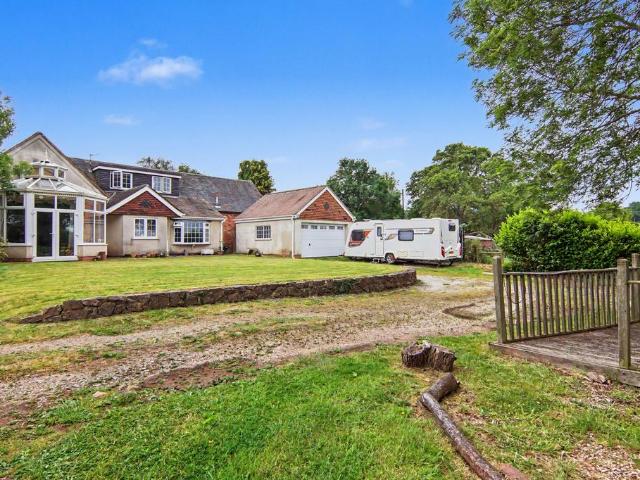 House for sale in Gun Hill, Warwickshire