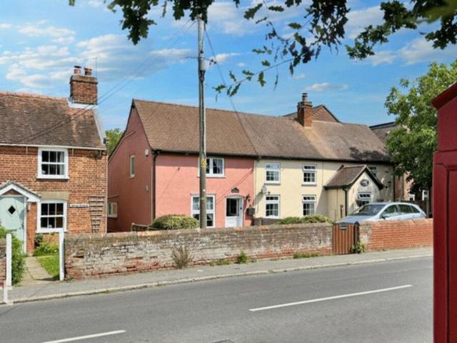 House for sale in Dale Hill, Essex
